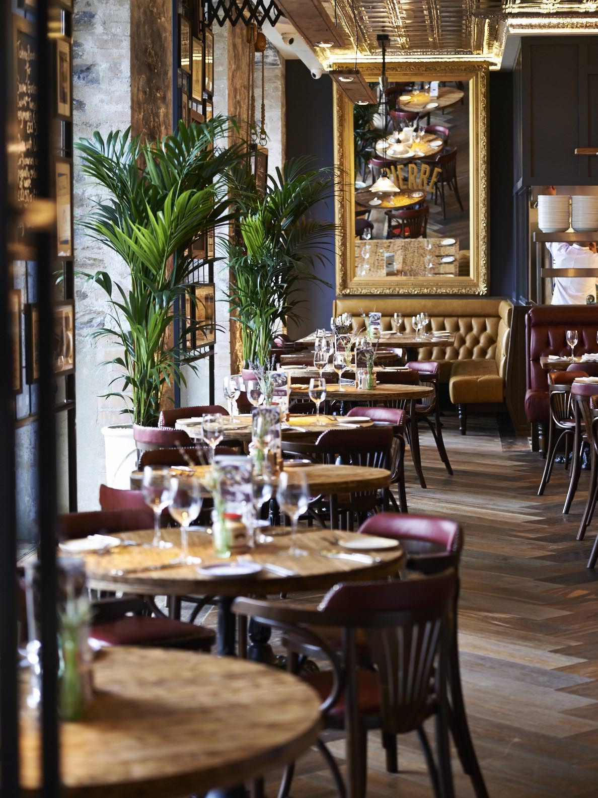 Plymouth bistrot interior