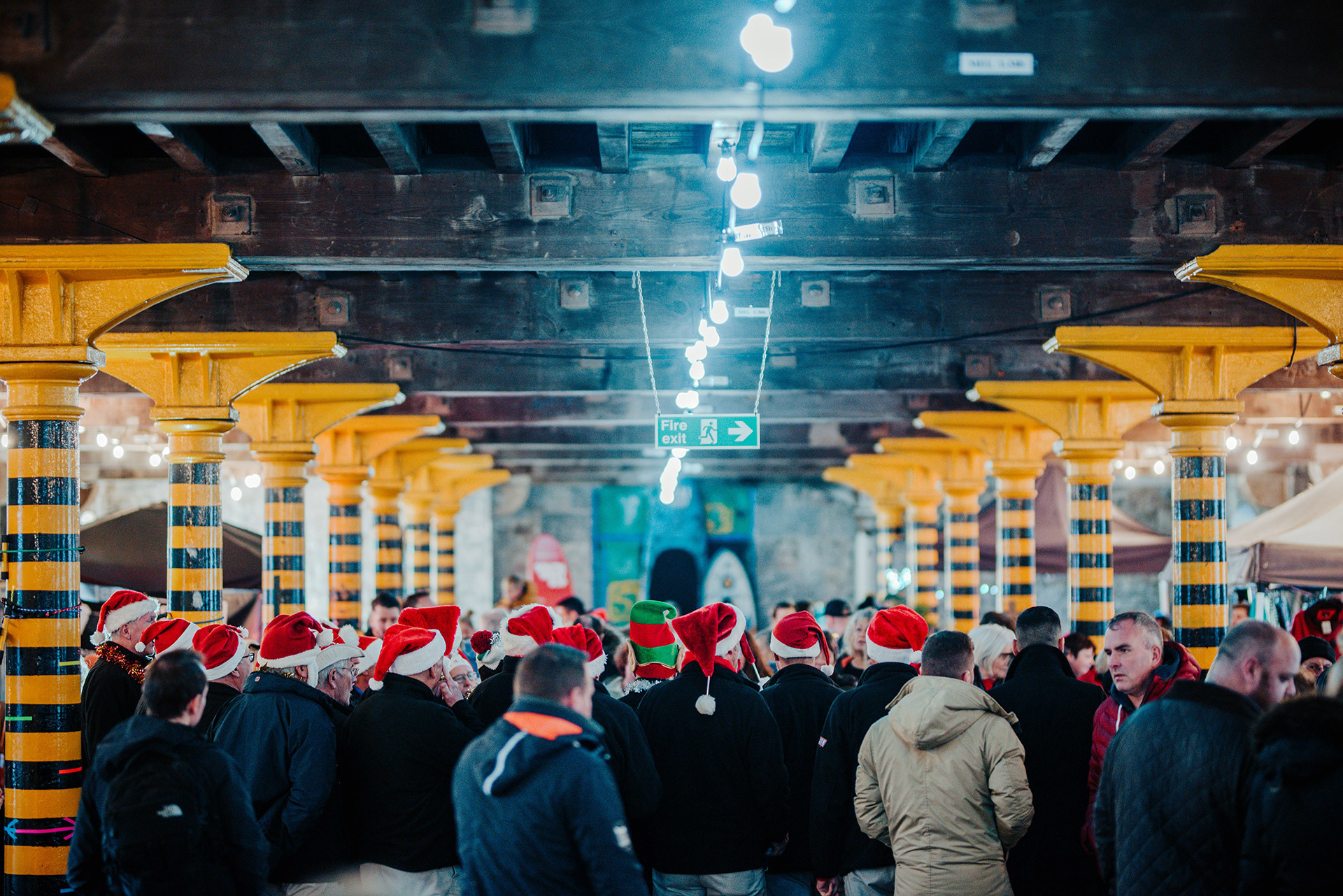 Rwy christmas market choir dom moore